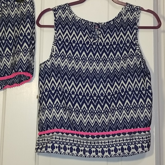 Outfit - Picture 4 of 4